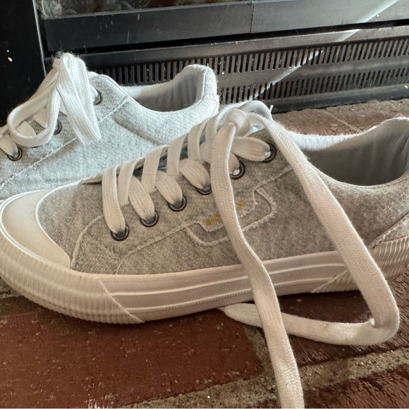 Rocket Dog gray sneakers Size 7 - Picture 3 of 4